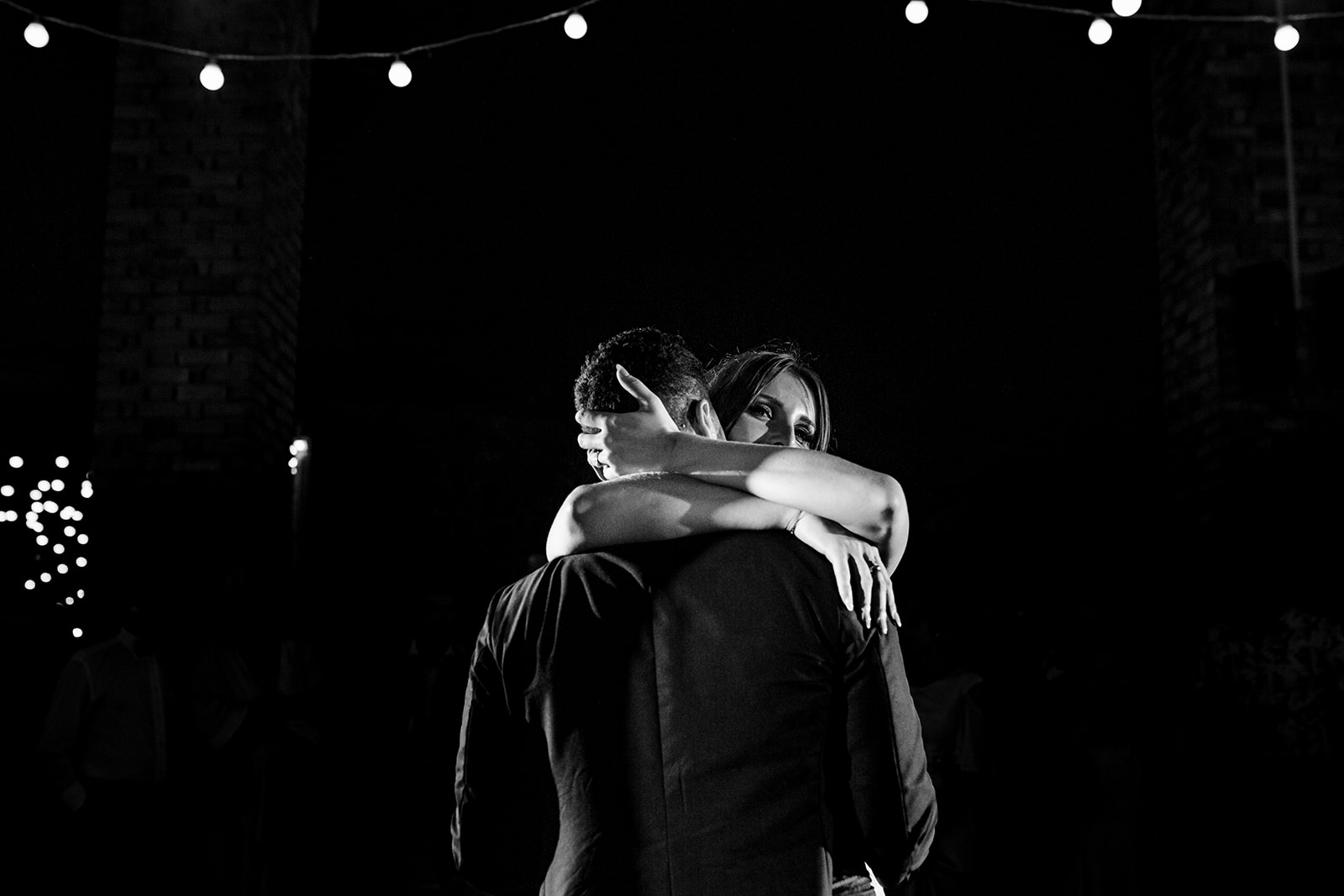 First dance of the married couple in the domaine of Sarson.