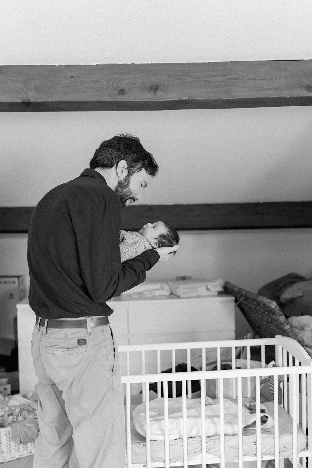 Séance naissance lifestyle Colombes,Hauts de Seine. Photographie de bébé à domicile. 