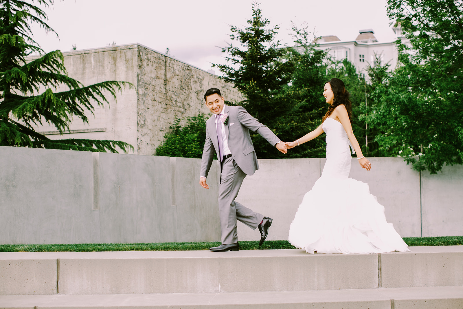 Bride and groom wedding portraits at the Olympic Sculpture Park summer of 2014