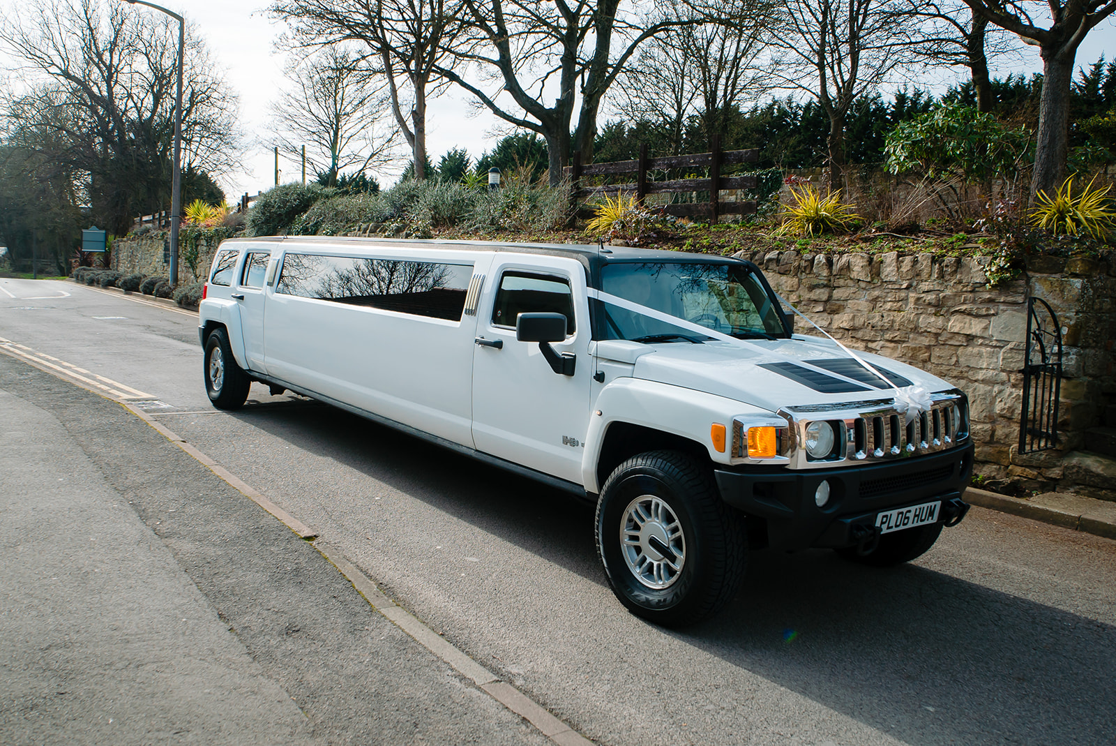 hummer arriving at Hellaby Hall 
