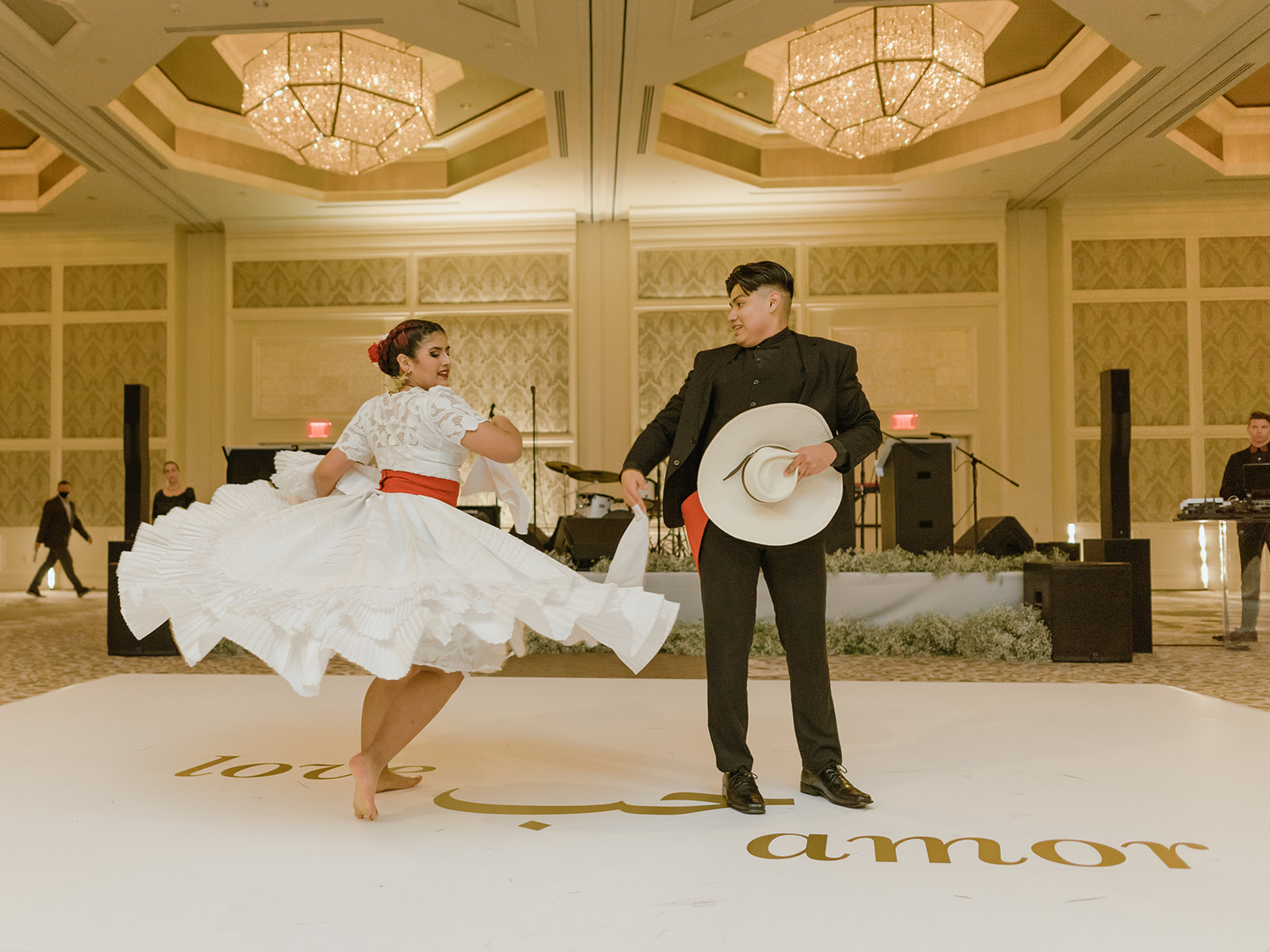 A fusion wedding of Peruvian and Egyptian cultures and an opulent and luxurious reception at the Four Seasons Orlando