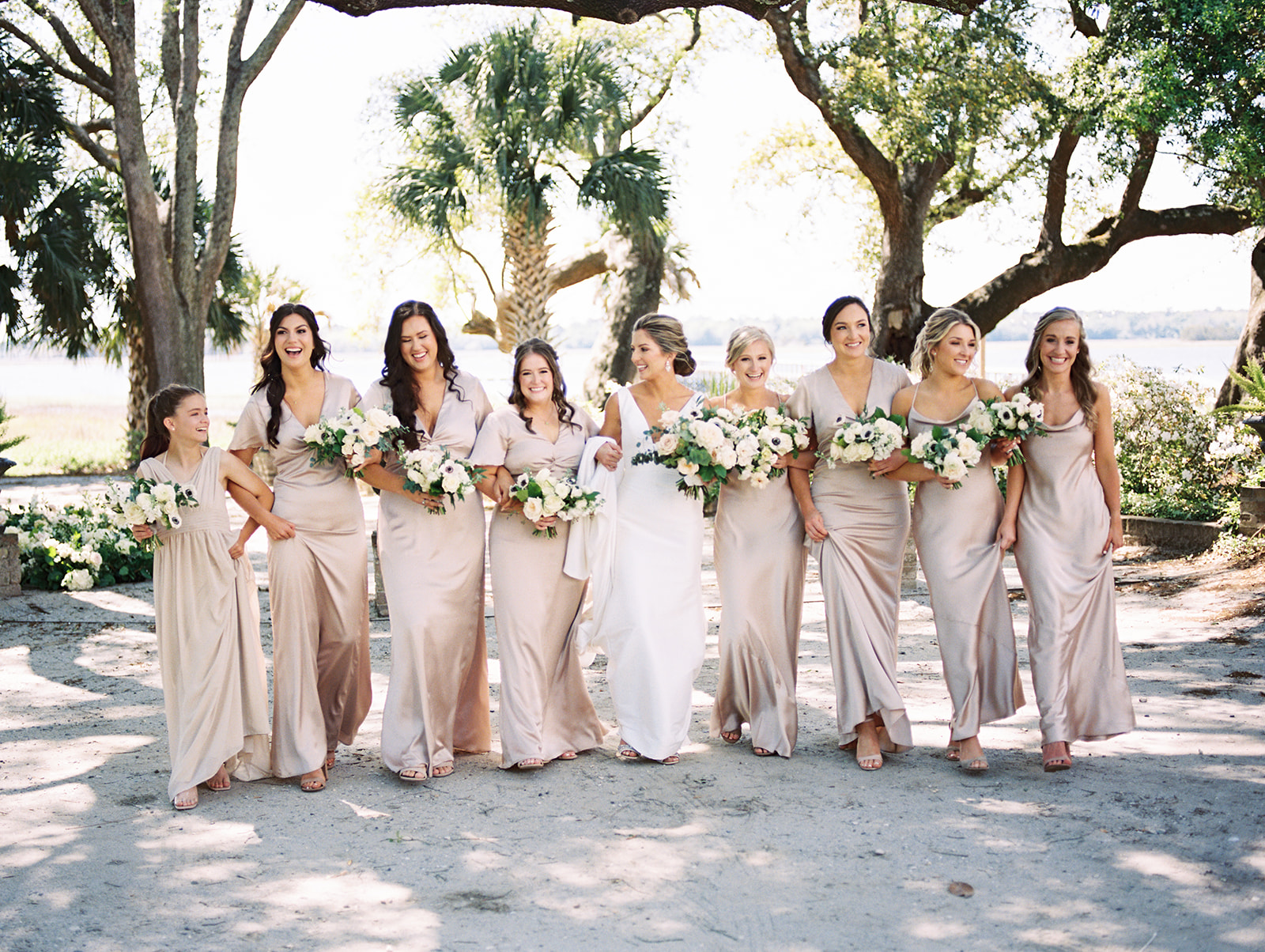 bridesmaids at lowndes grove in charleston