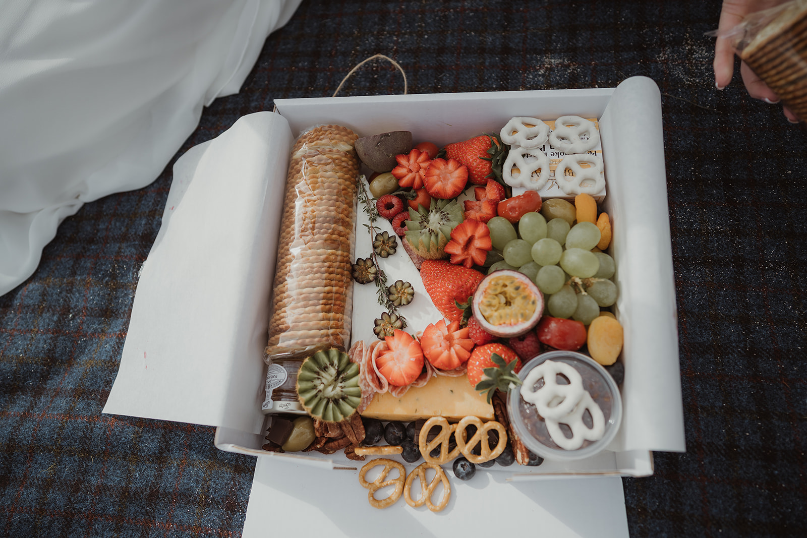 wedding day picnics