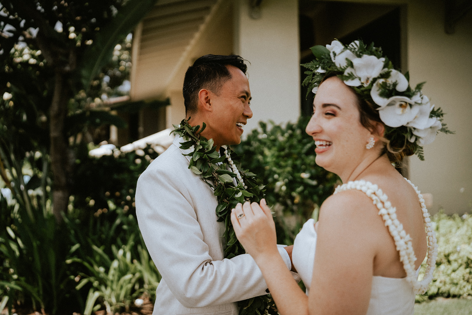 First look with couple at Turtle Bay Resort