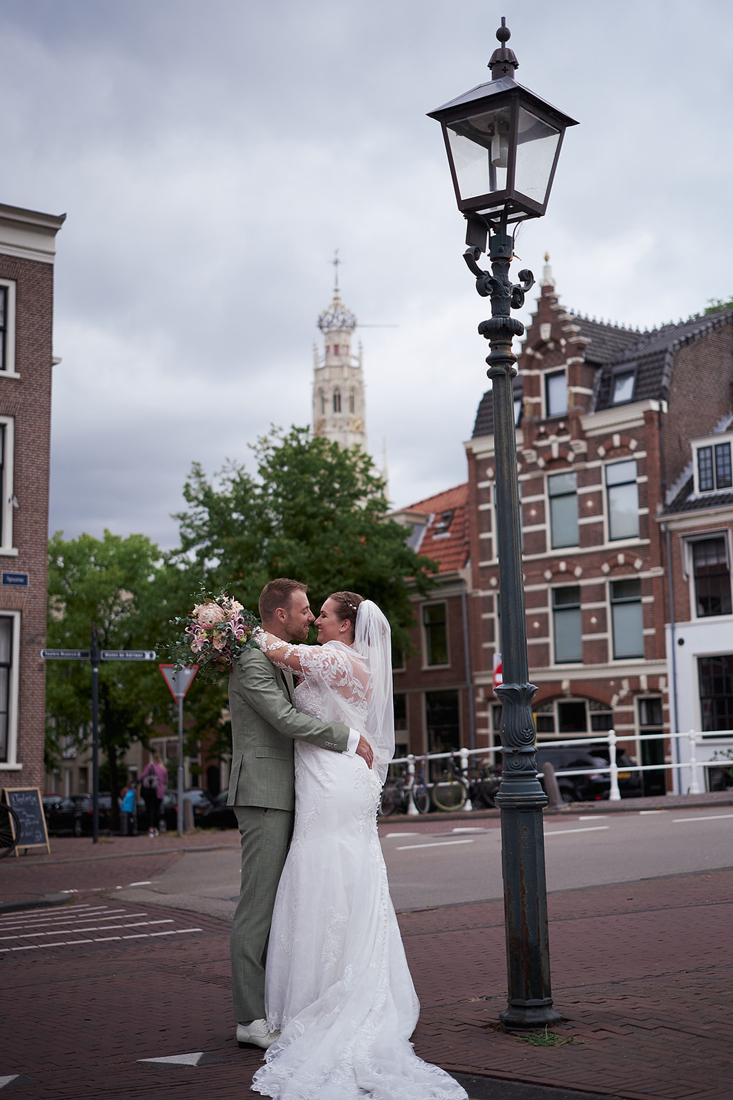 Liëla en Jeffrey's trouwshoot: de mooie achtergronden van Haarlem, vastgelegd door bruidsfotograaf Stefan Segers