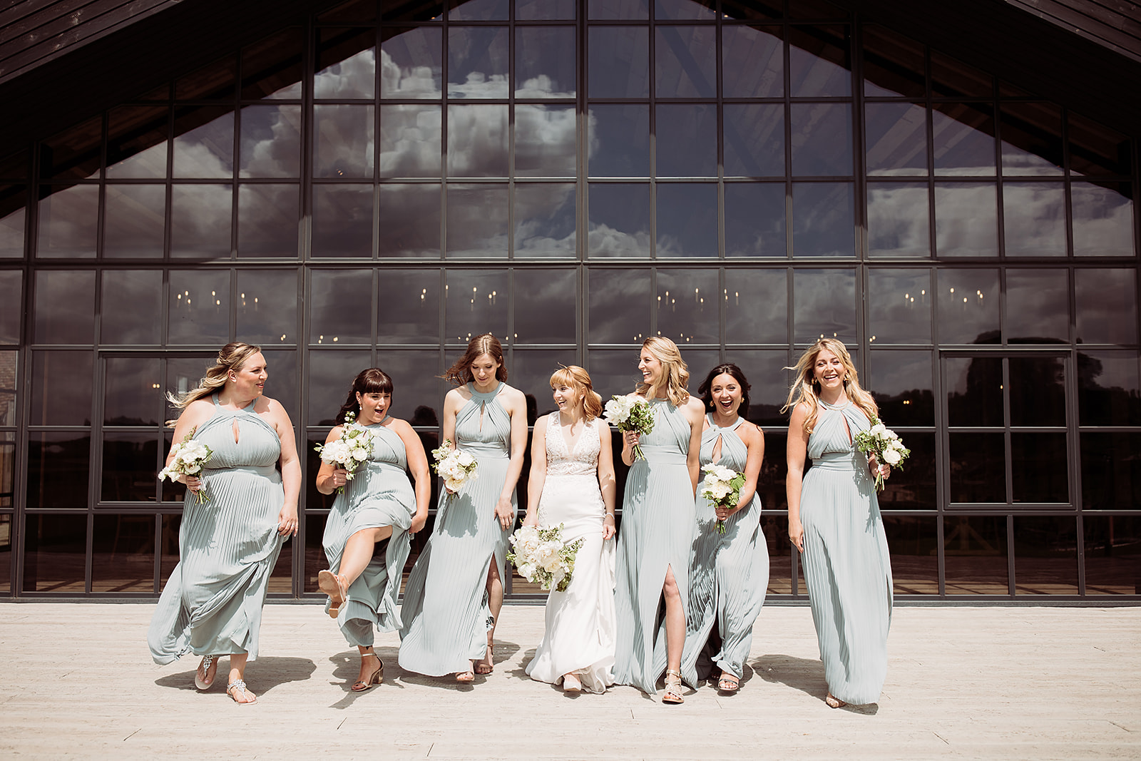 bridesmaid photography, bridesmaids have blue dresses
