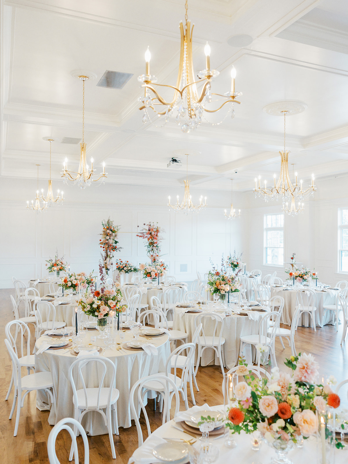 Indoor wedding reception design 