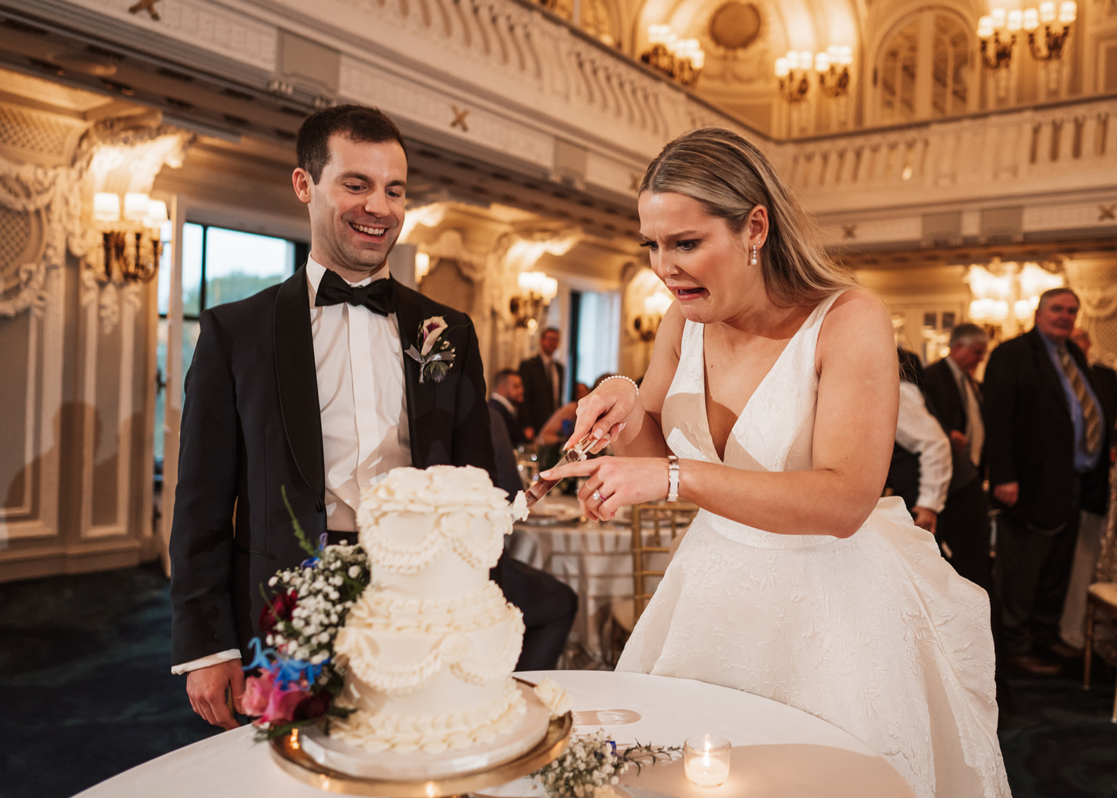 The Blackstone hotel in chicago wedding photos - reception  cake cuting