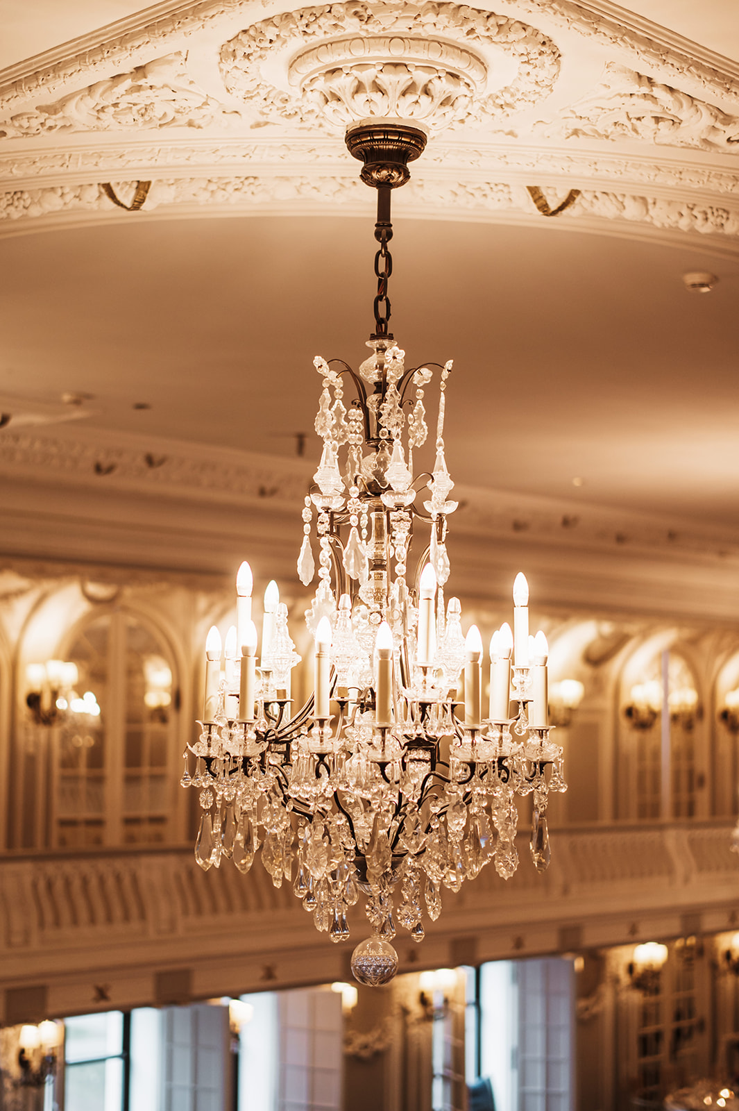The Blackstone hotel in chicago wedding photos details chandelier