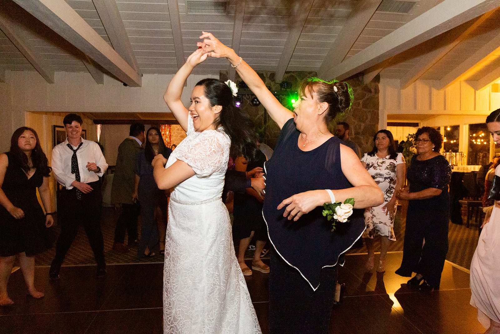 Bride dance with her mother