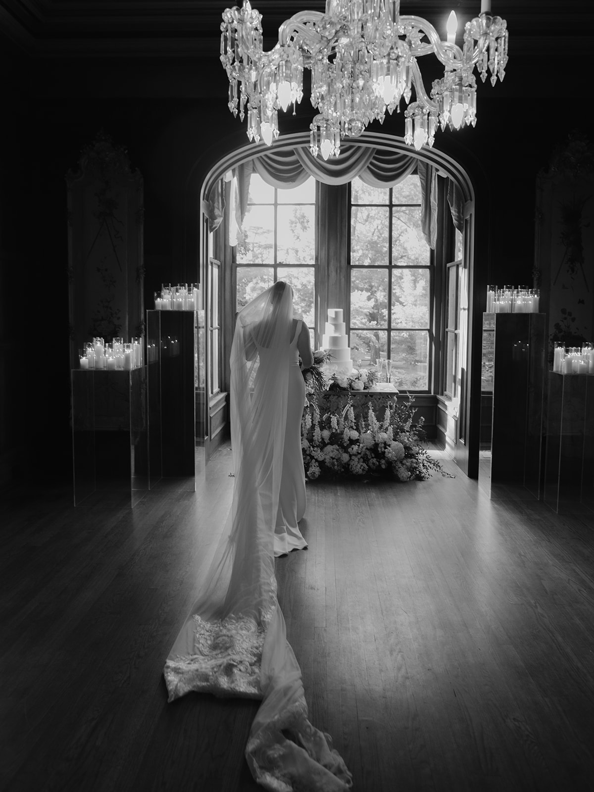 A conventional wedding shot with editorial flair captured by Taylor English Photography at Annesdale Mansion in Memphis