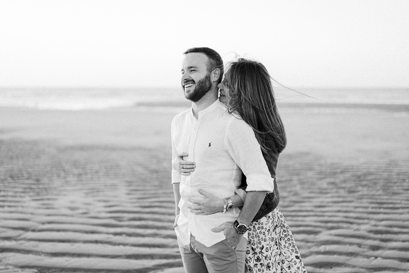 Séance couple sur la plage en Normandie