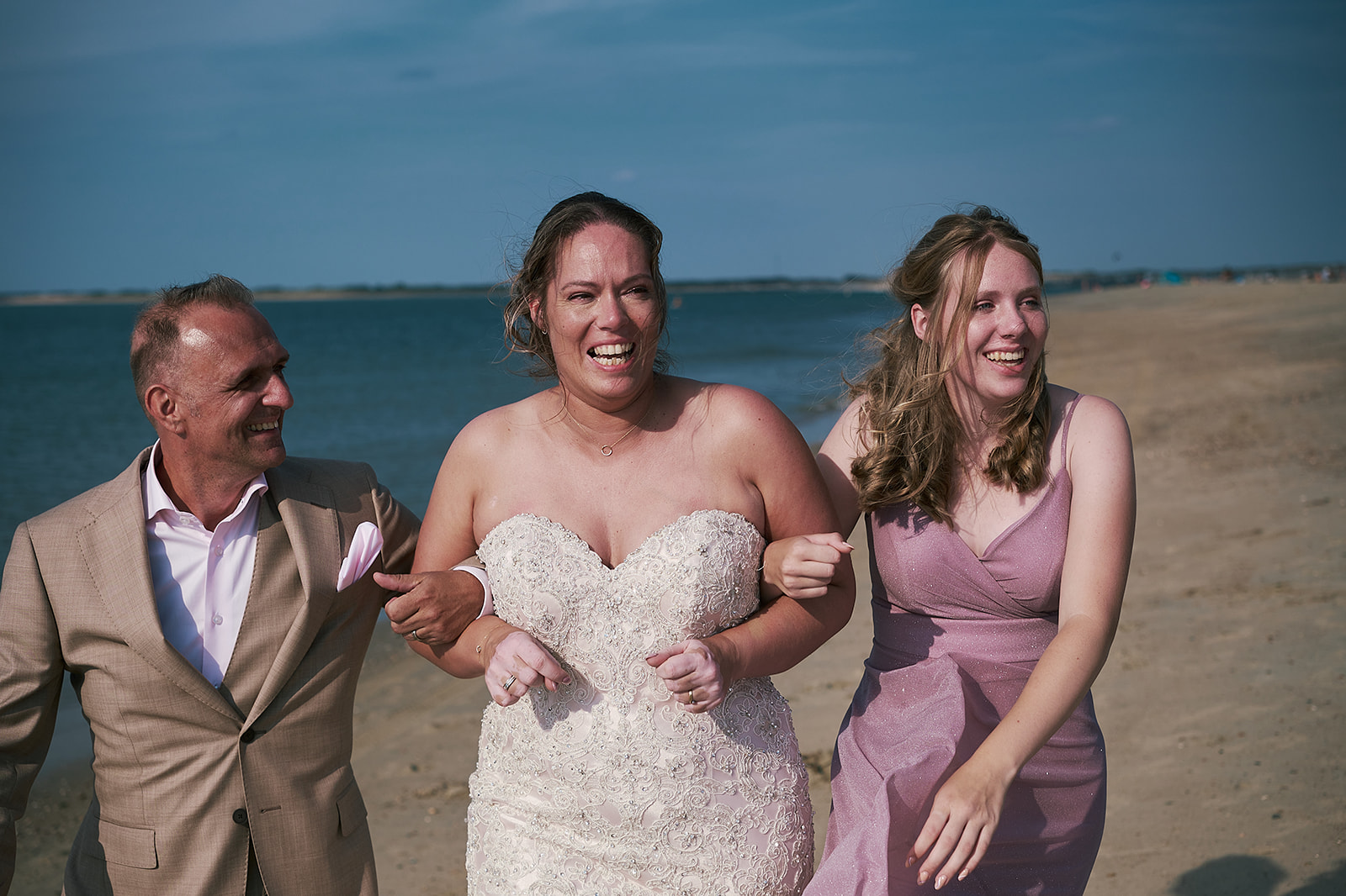 Bruidsfotografie: Jorg en Mirjam's prachtige bruiloft bij Strandpaviljoen Brouw