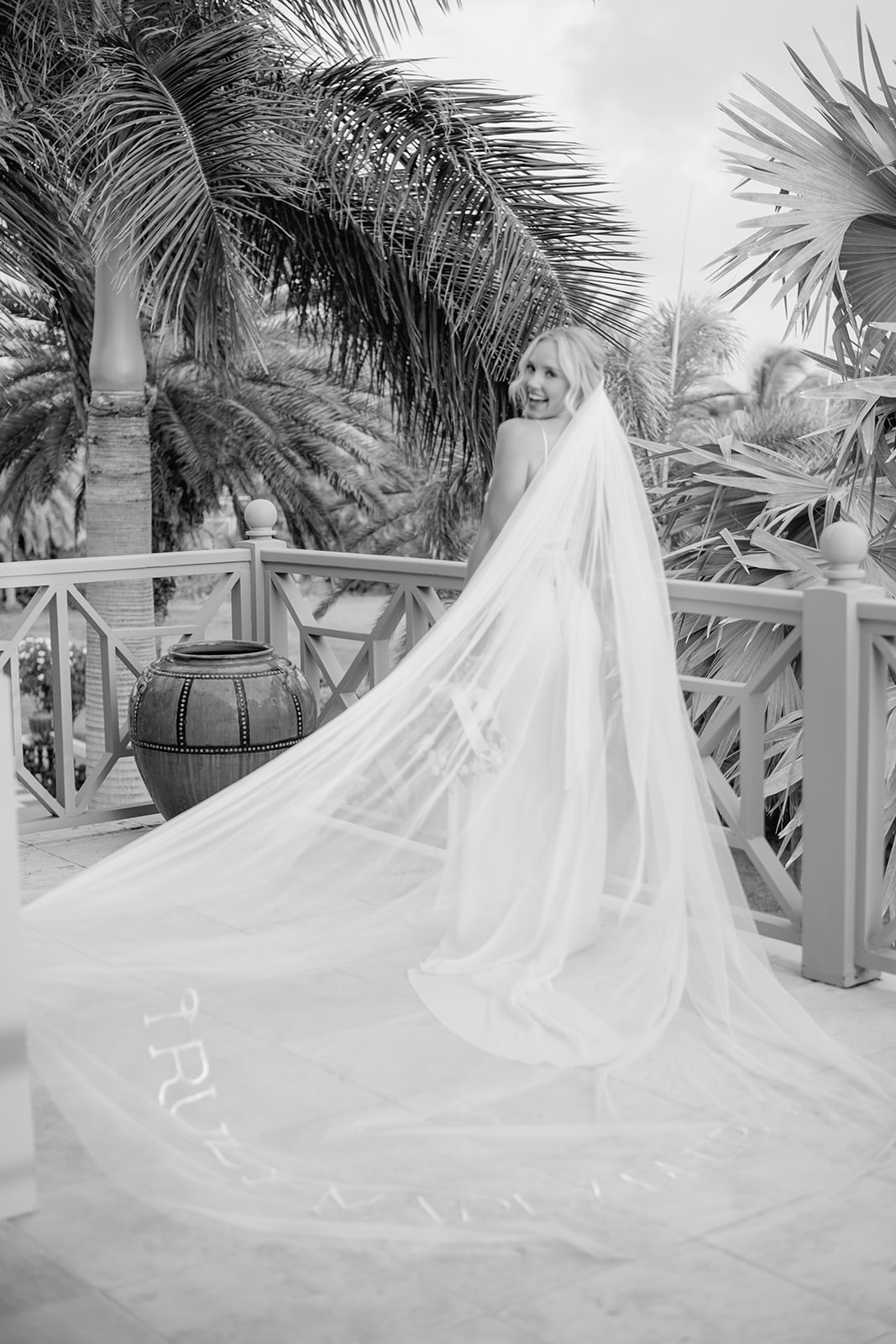 Intimate wedding ceremony photography by luxury Antigua photographer
