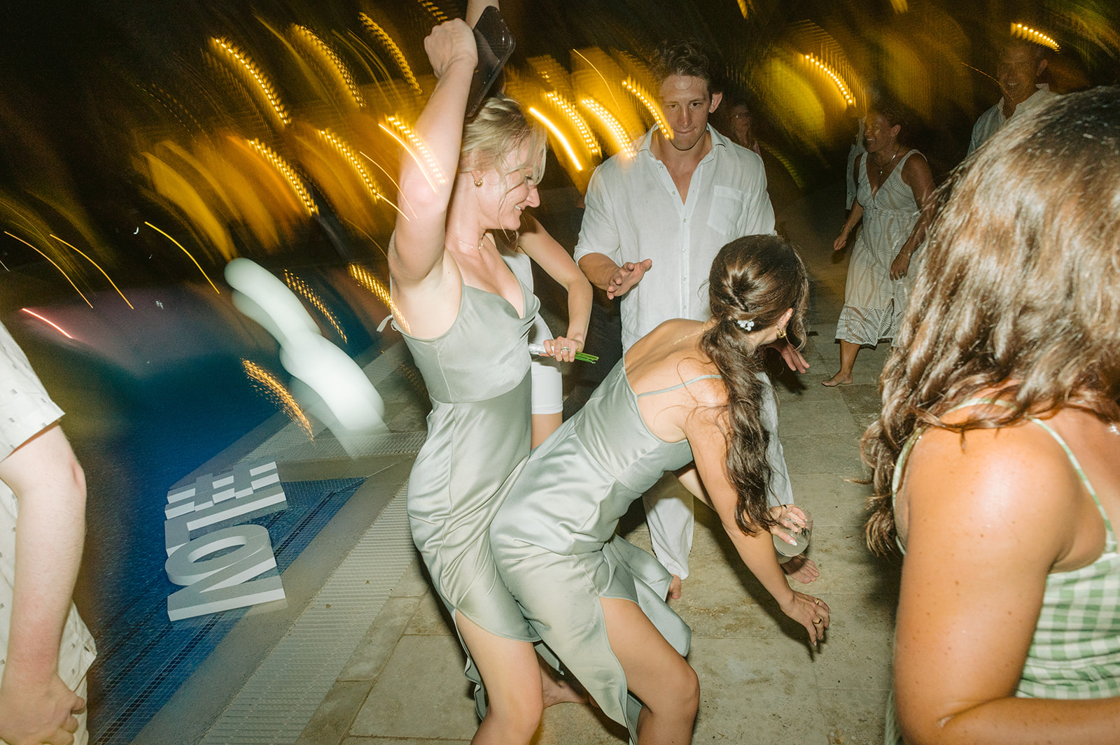 The art of capturing candid moments at Antigua wedding receptions
