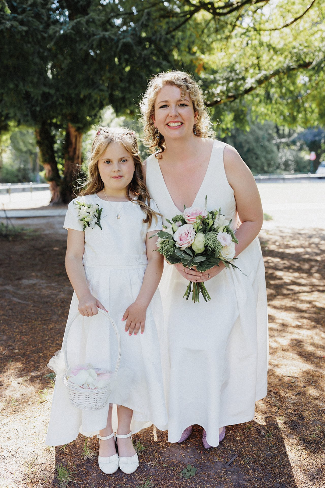 bride and flower girl 