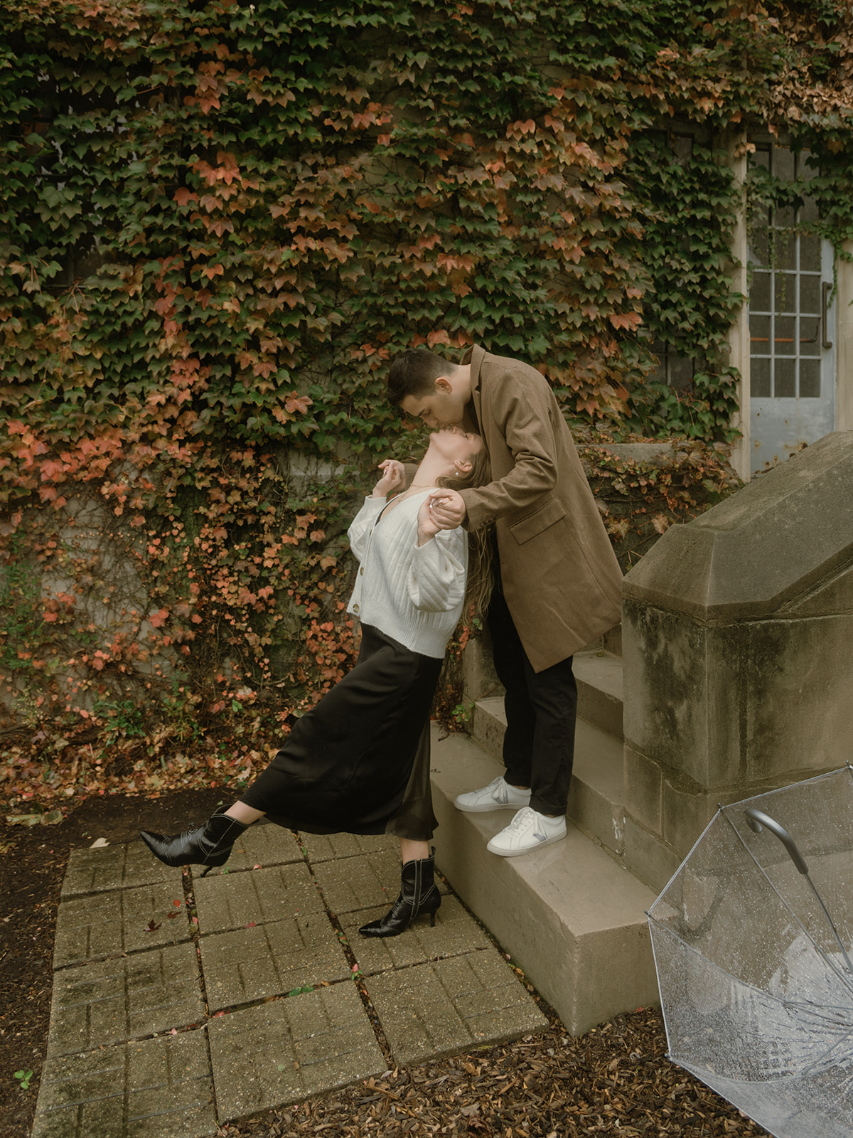A Chicago engagement session in the rain by Taylor English at the Dominican University