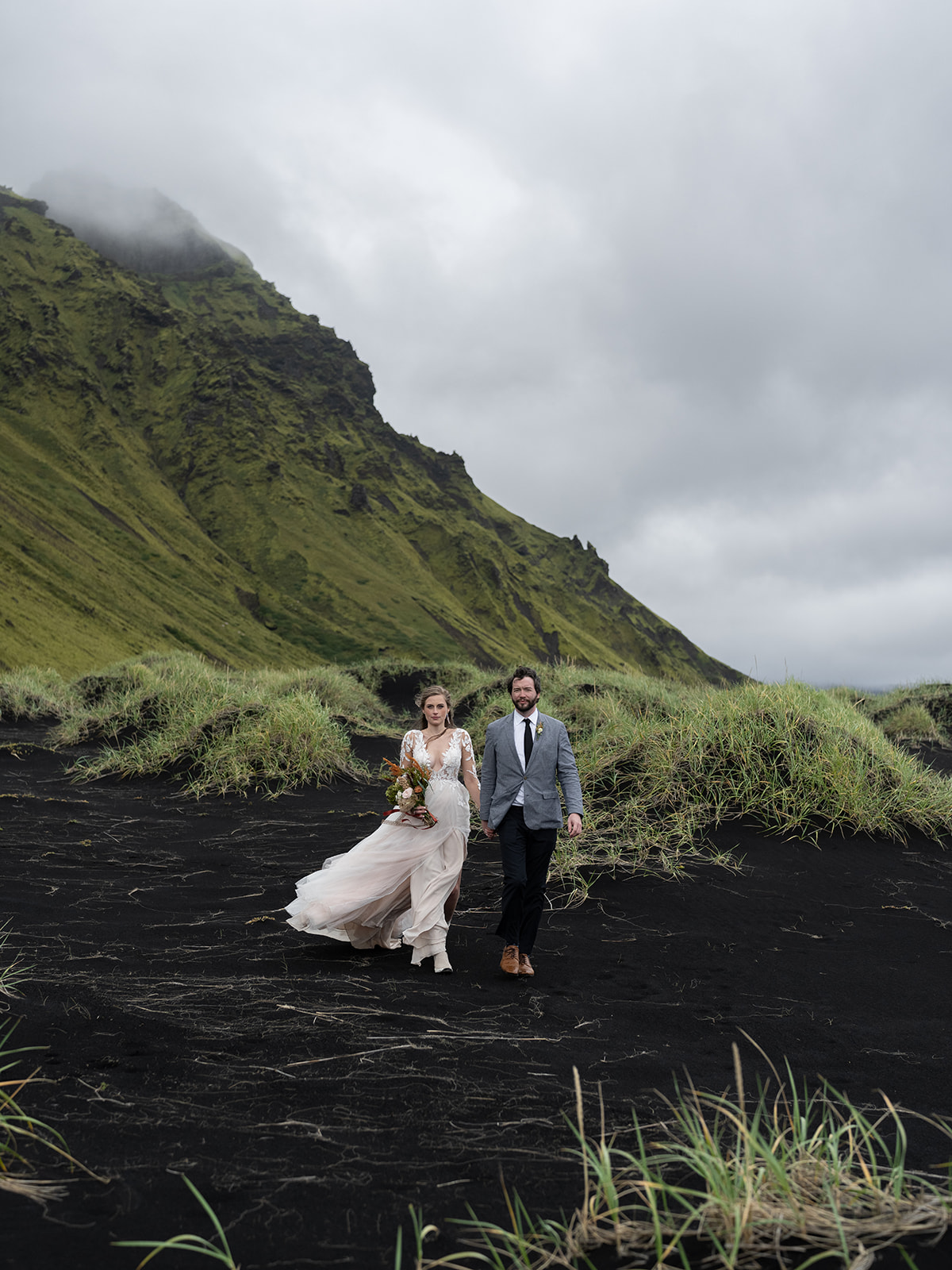 Bride and Groom Elopements in the Iceland Highlands 