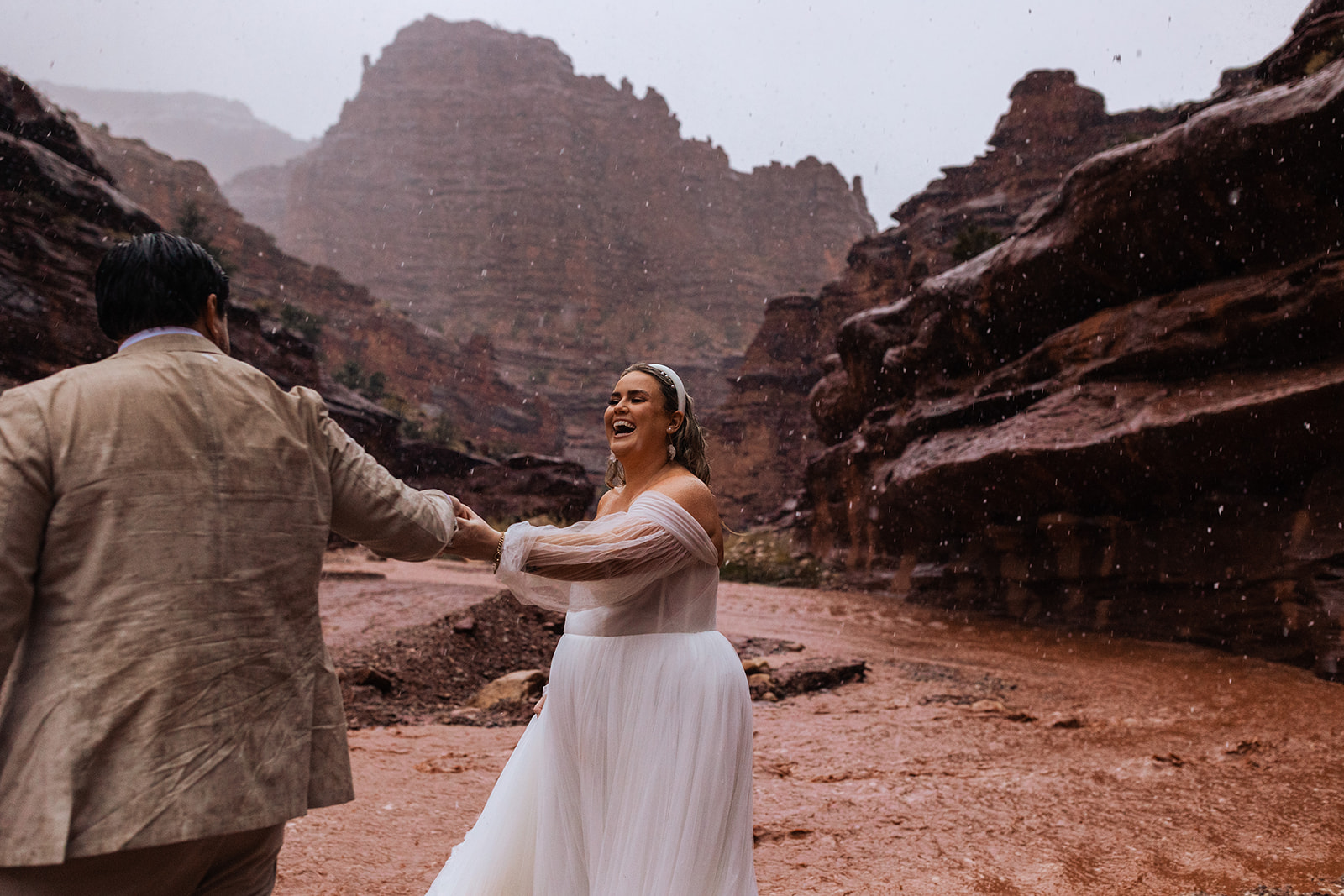 rainy wedding day in moab