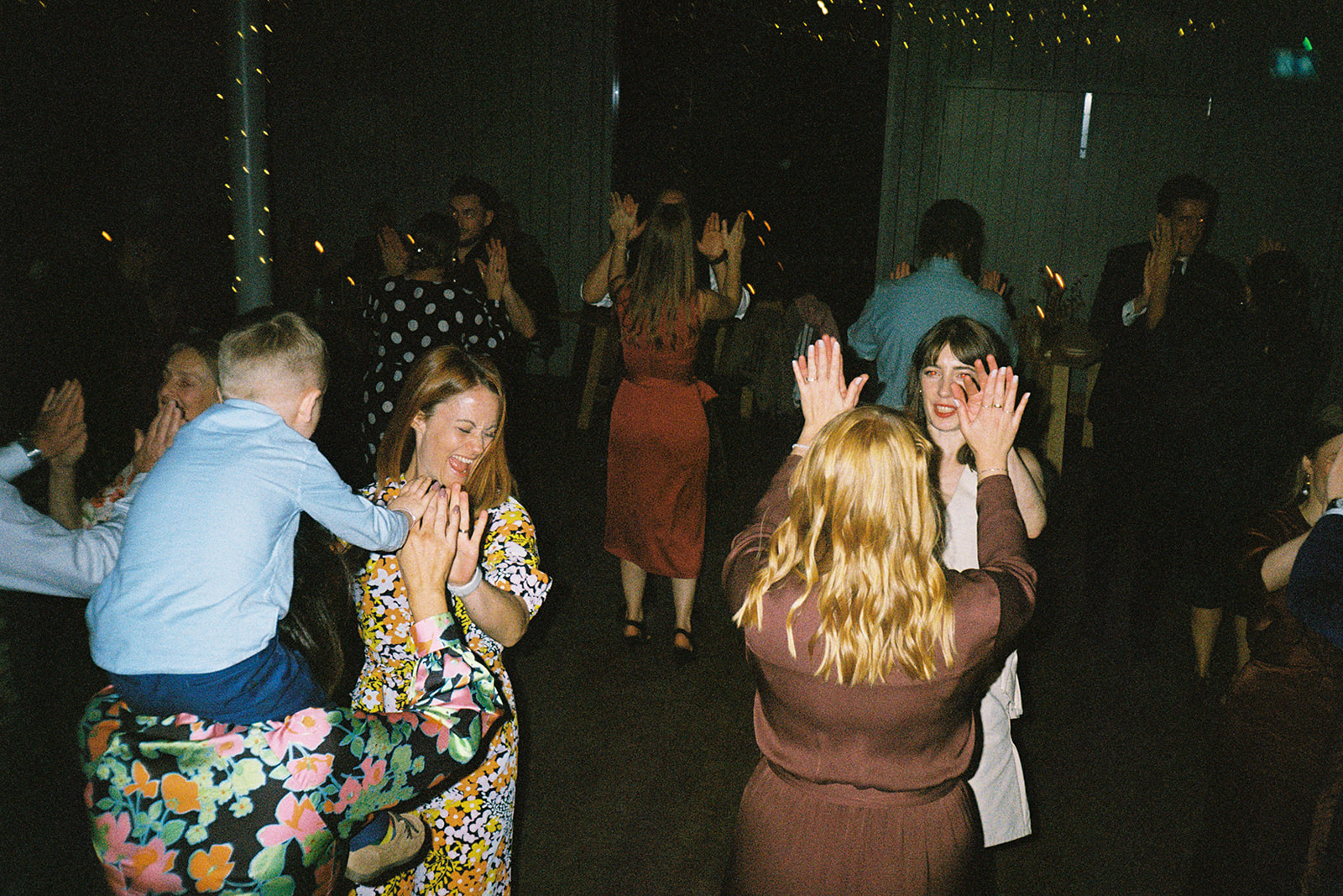 guardswell farm wedding photography dancing