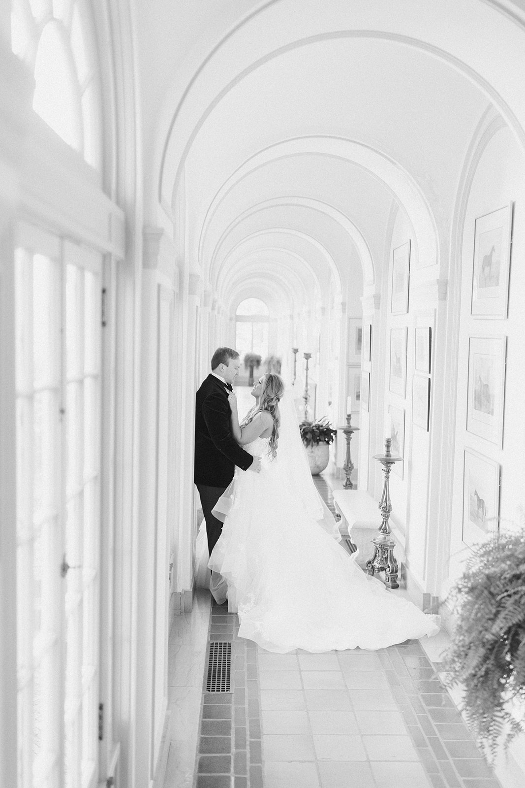 historical wedding venue bridal photos
