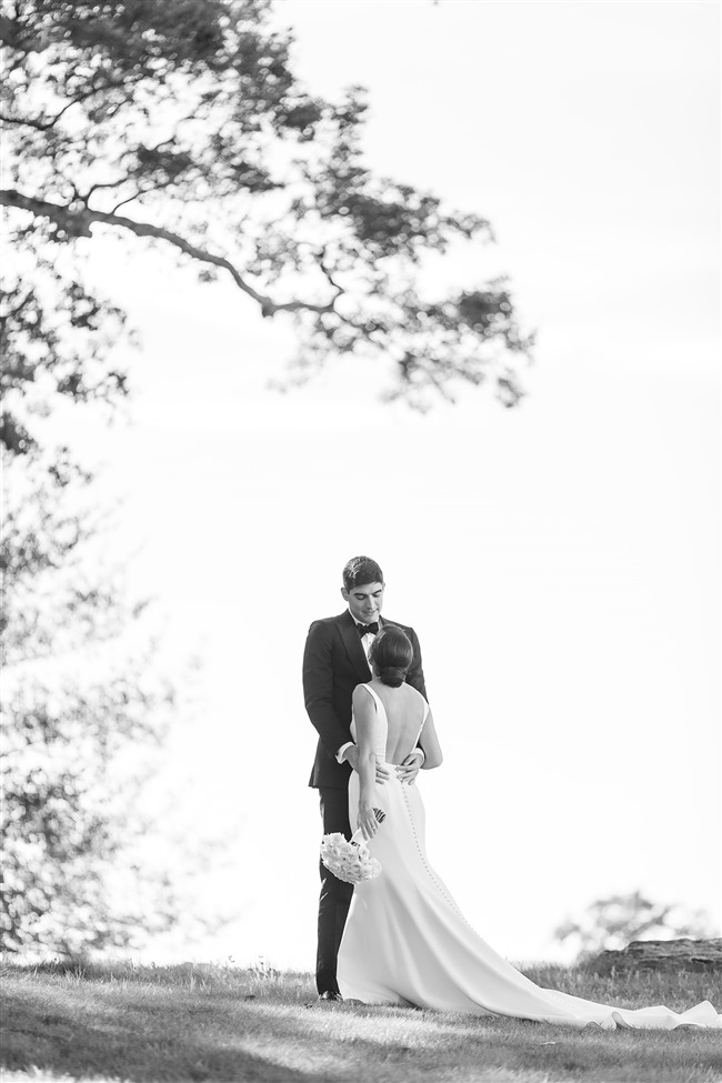 bridal portraits at the sleepy Hollow country club
