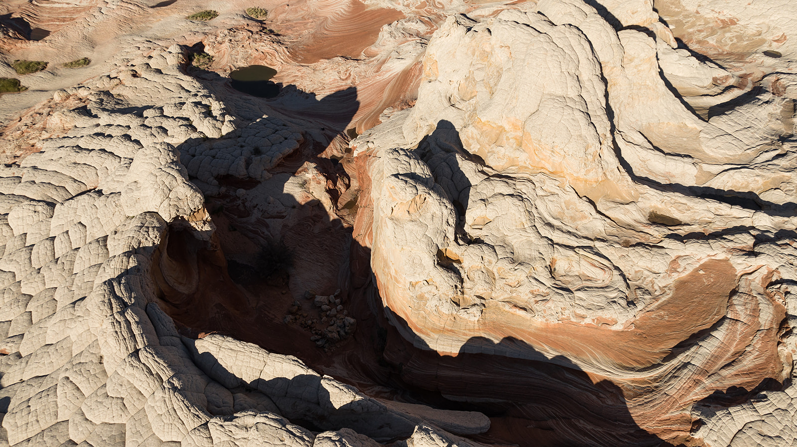 Sandstone formations, White Pocket, Arizona, elopement location, stunning backdrop, photography