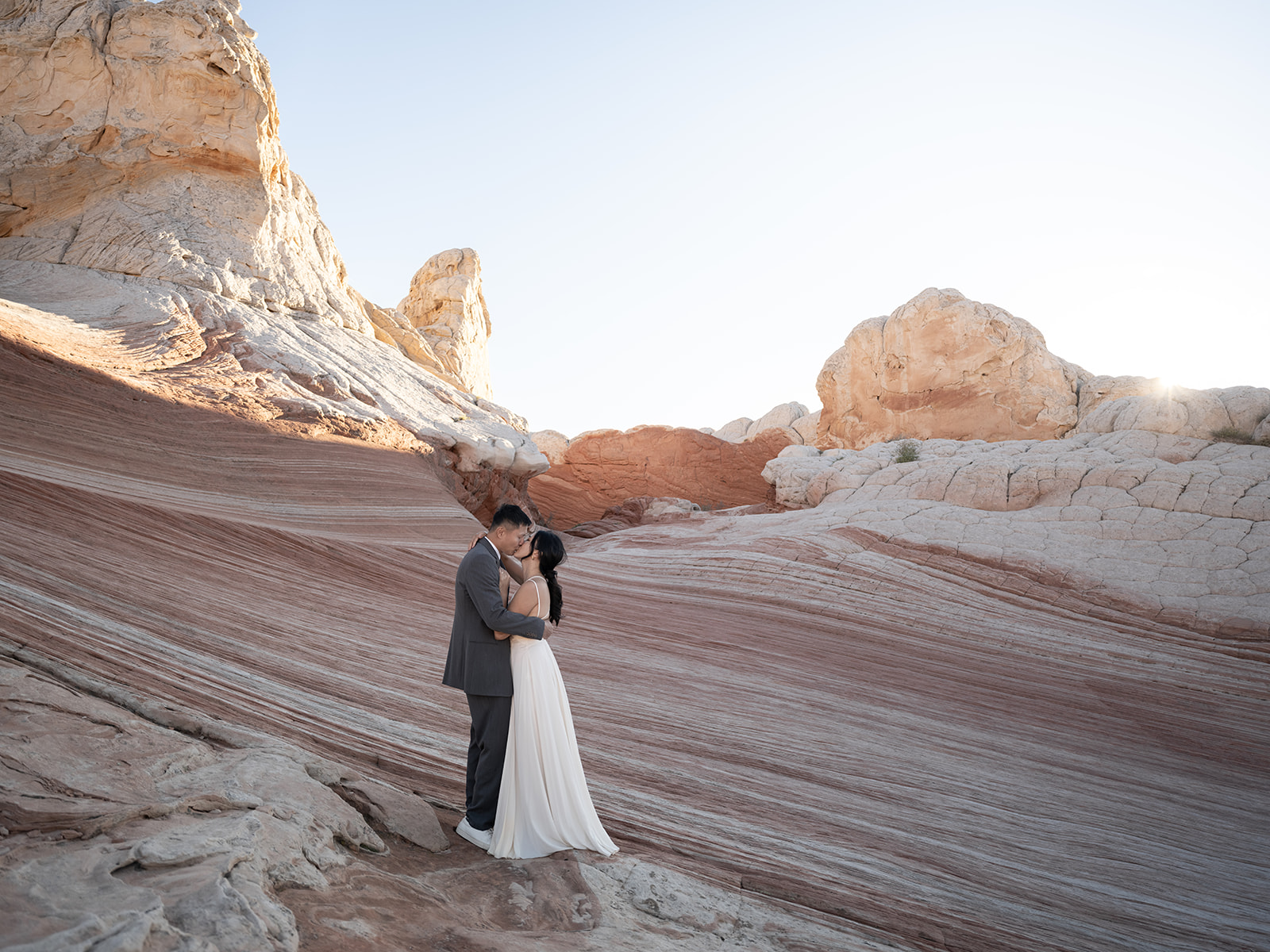 Couple eloping in White Pocket Arizona 
