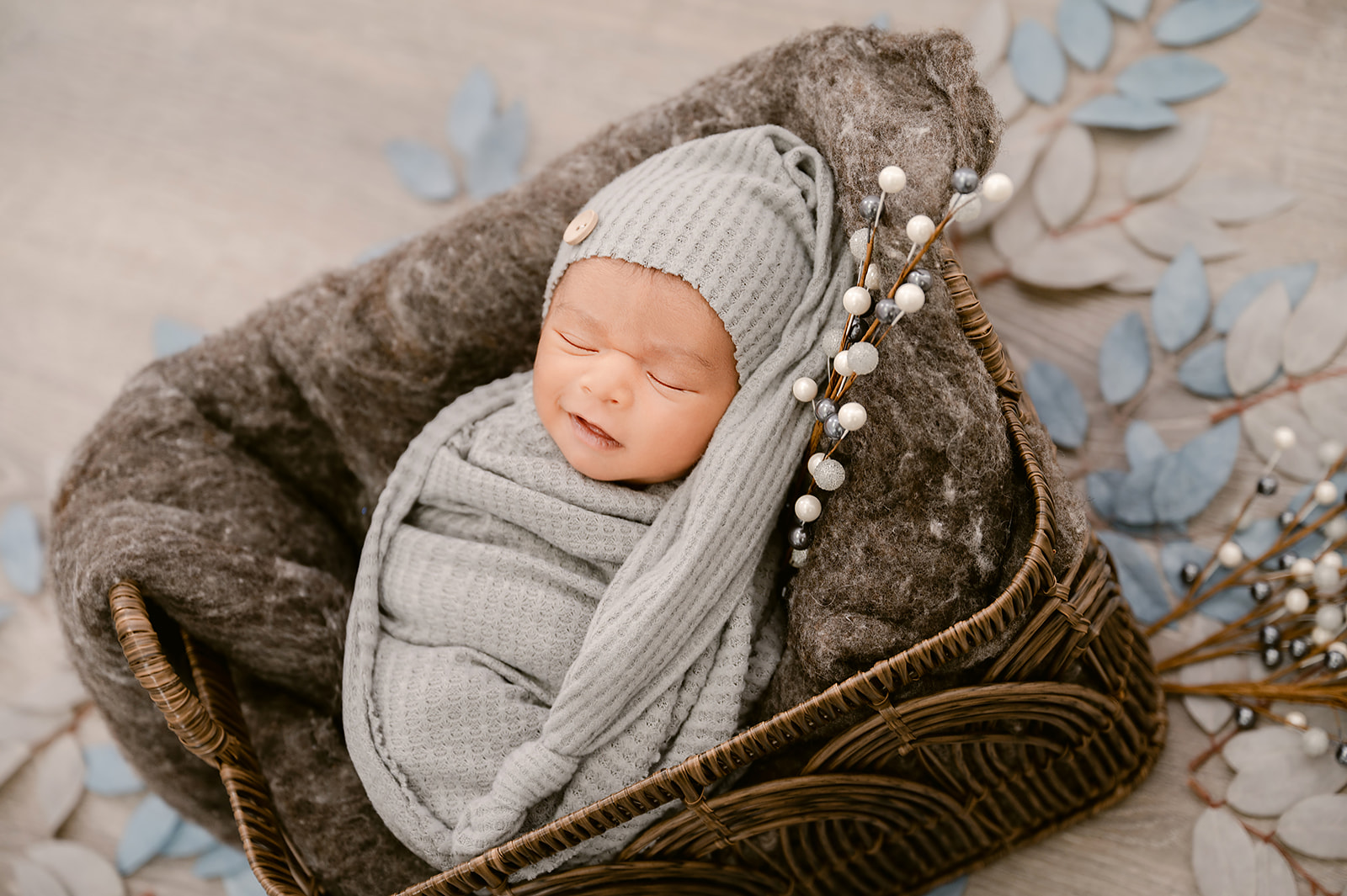 | Princeton MN Newborn Photography Studio | Safety Certified Newborn Photographer with 10 years experience