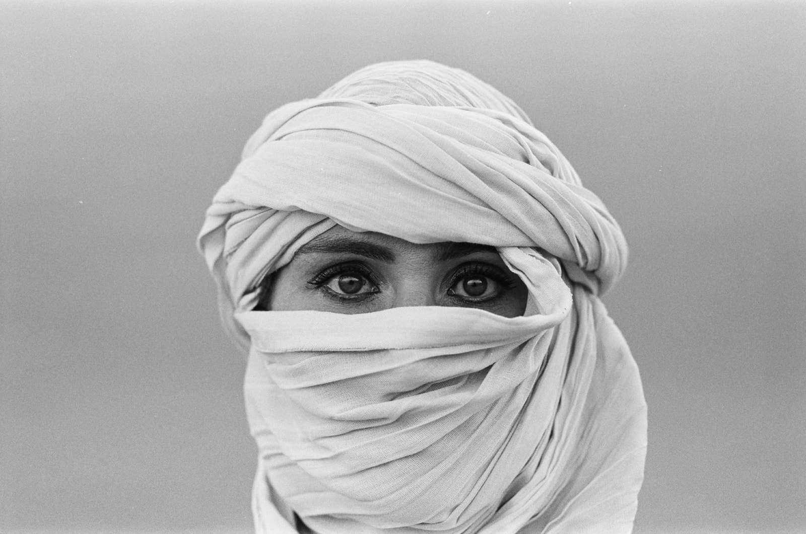 Bride wearing tuareg scarf in the Sahara desert