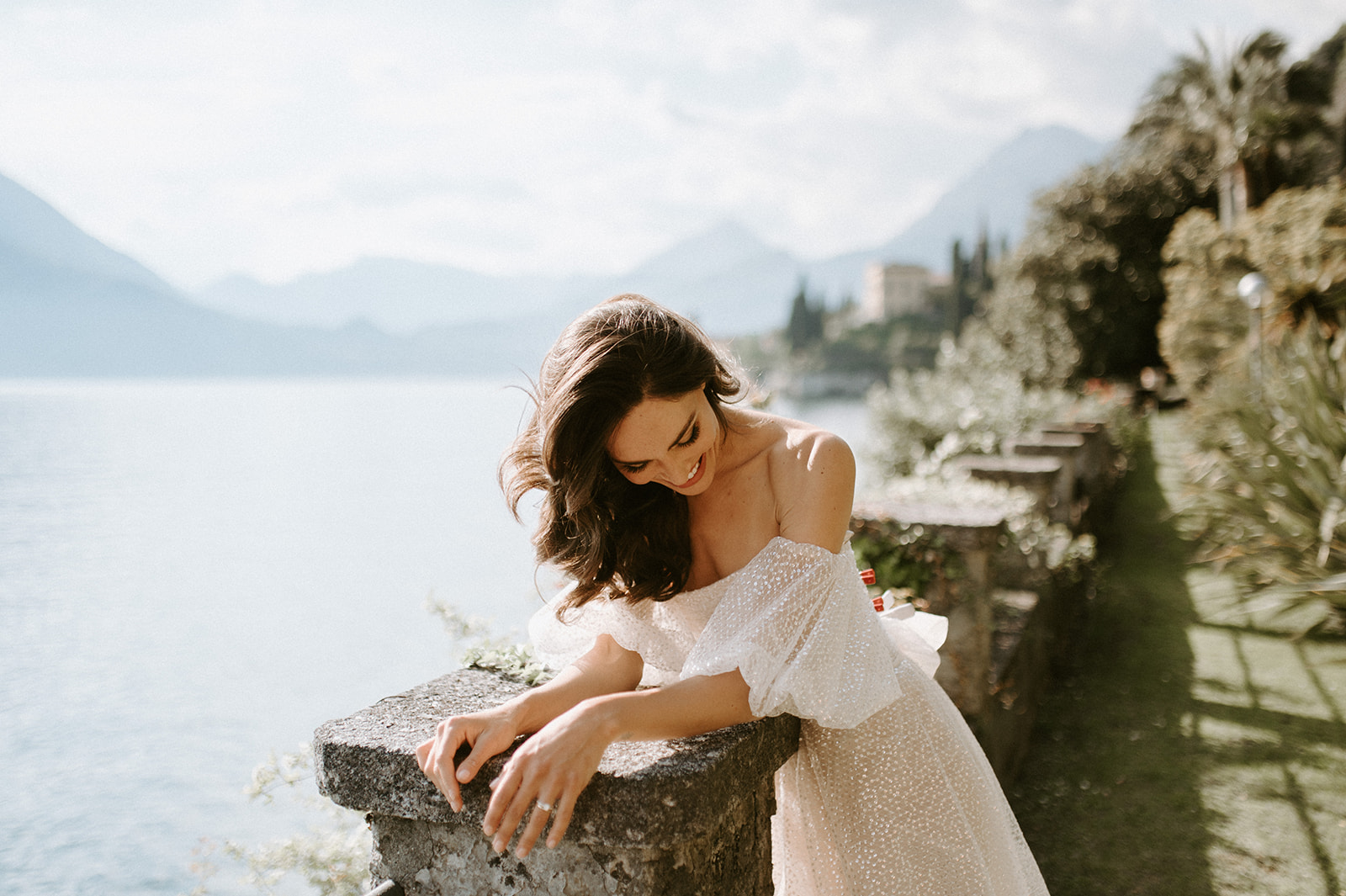 bride laughing lake Como