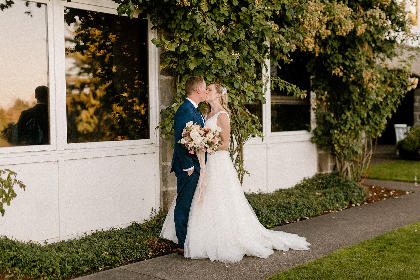 Sunset photos of a bride and groom at their Oregon Golf Club wedding. 