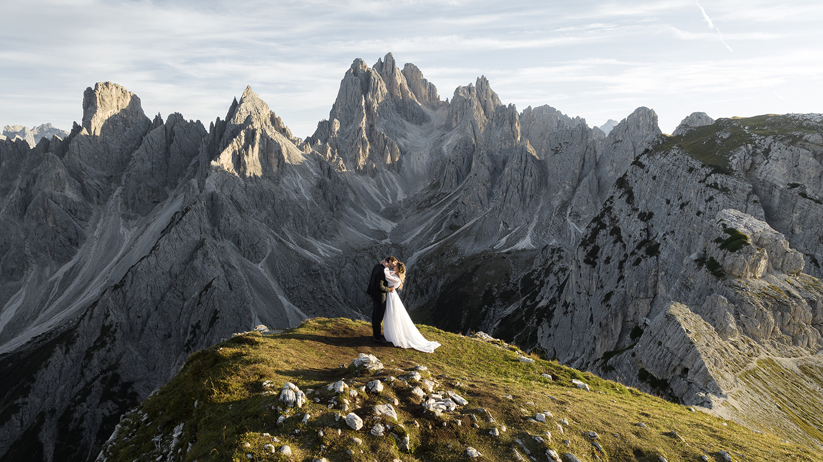 A couple embracing during their elopement in the dolomites 