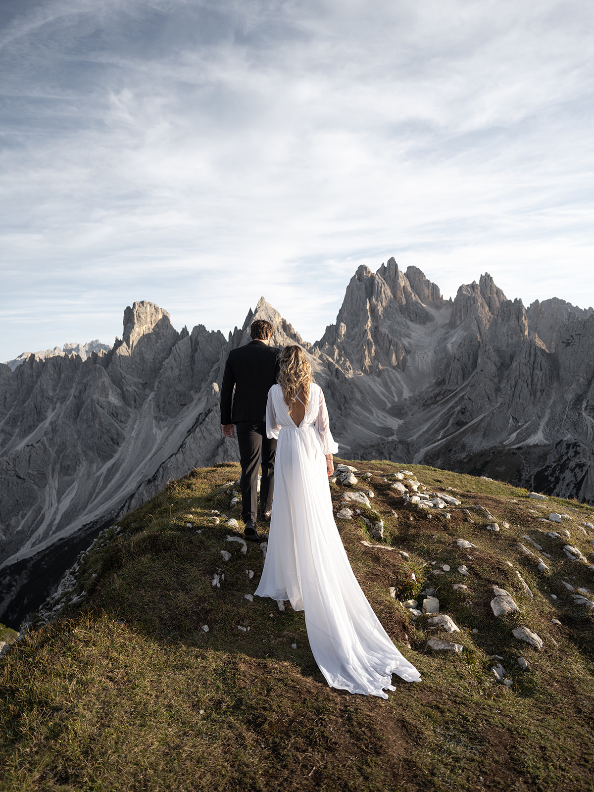 couple on their wedding day in the dolomites 
