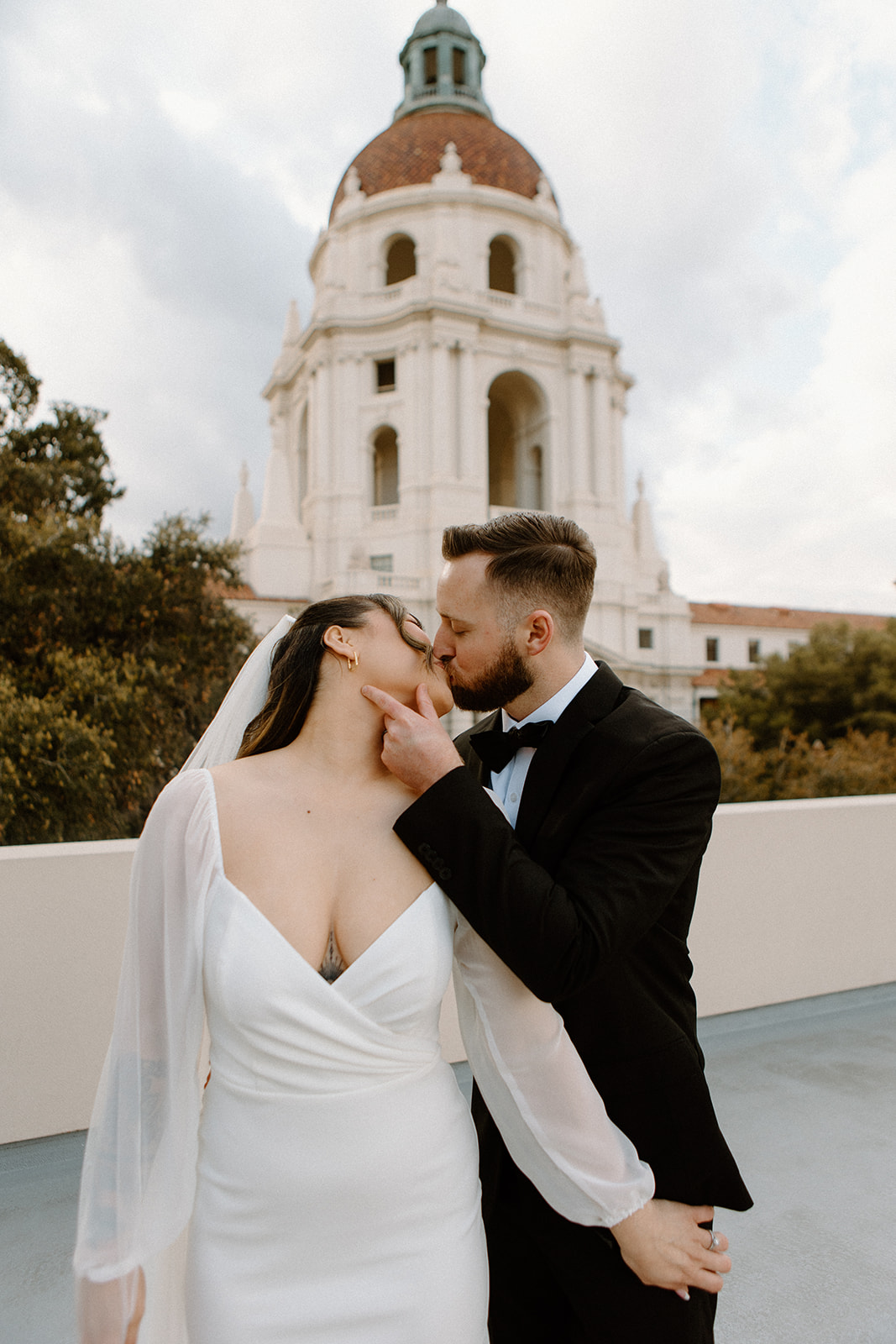 Couple eloping at Pasadena City Hall