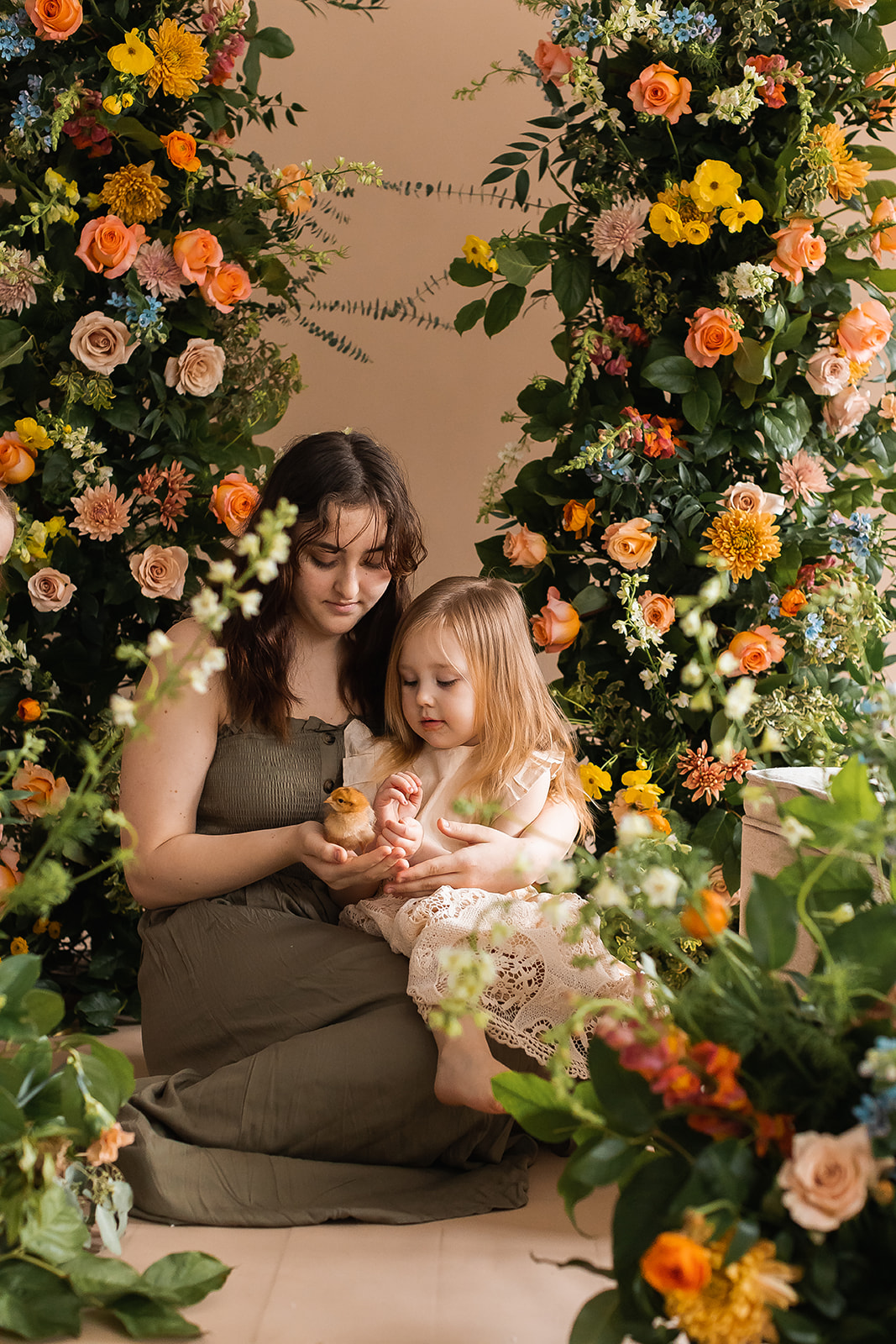 spring floral mini session with chick
