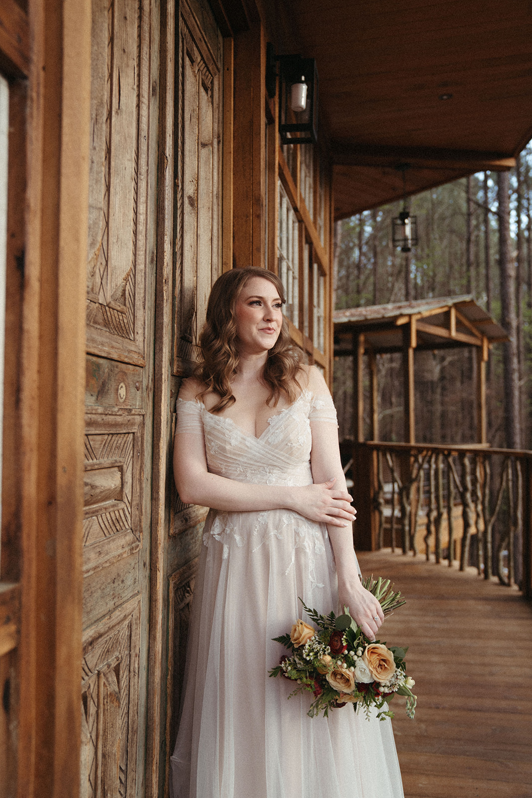 A couple eloped at a treehouse Airbnb in Alabama