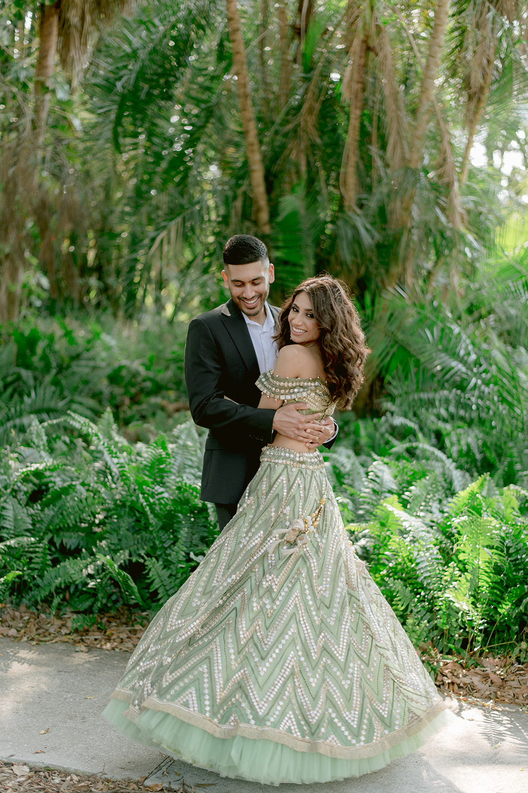 "Ringling Museum engagement shoot showcases the beauty of the Ca' d'Zan mansion and Indian couple"
