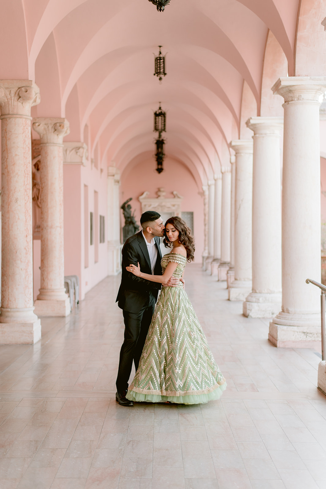 "Ringling Museum's Ca' d'Zan mansion provides the perfect location for engagement photos"
