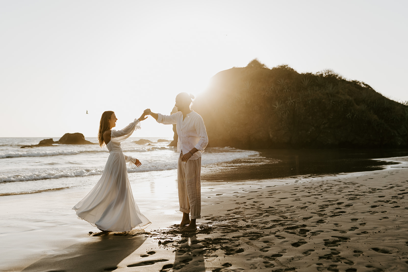A couple who eloped in Tamarindo, Costa Rica
