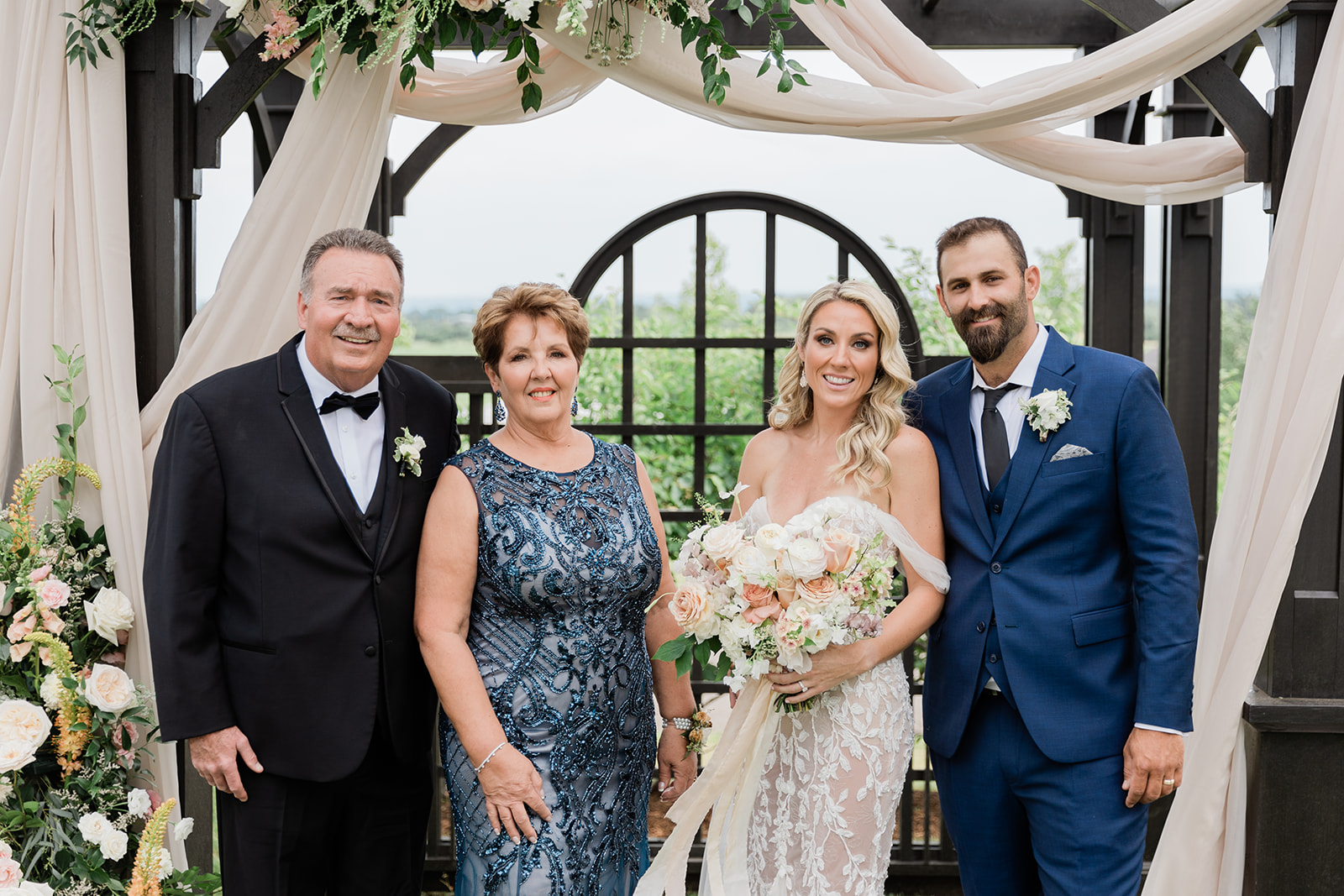 family portrait at farm to table wedding by jess collins photography 2