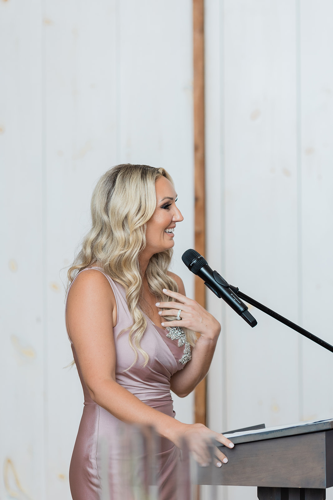 maid of honor speech at farm to table wedding by jess collins photography