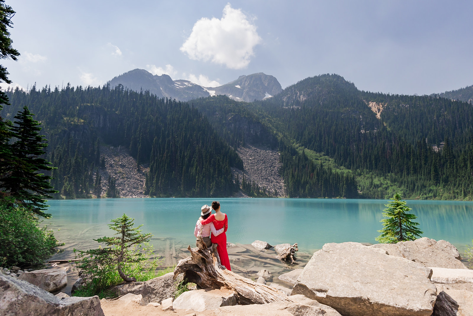 hiking elopement at joffre lakes