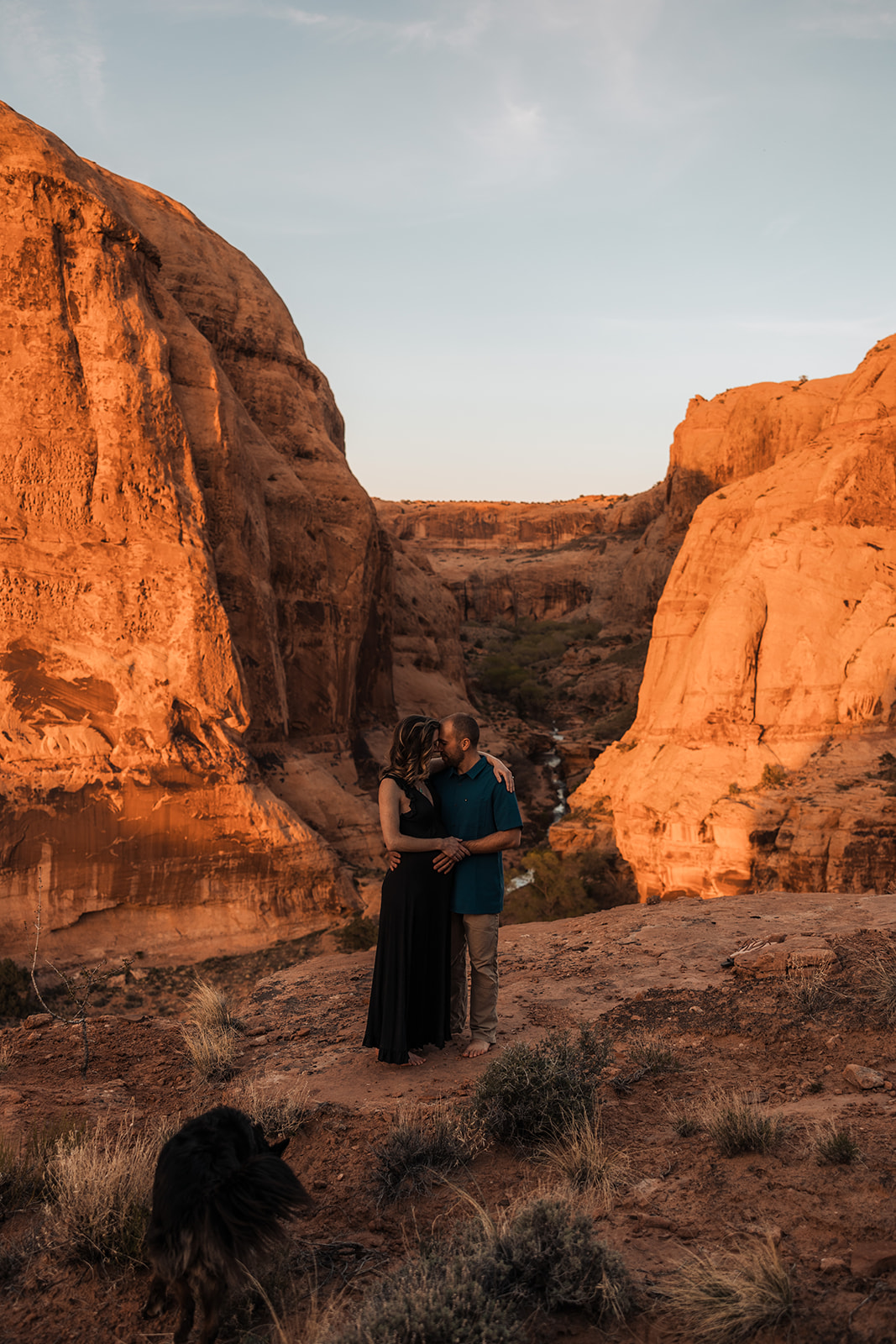 maternity photography with a dog in moab utah